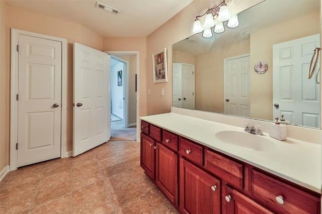 176 Oakland Way, Dallas, GA 30157
