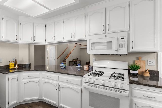 244 Laurelwood Cir, Manteca, CA 95336