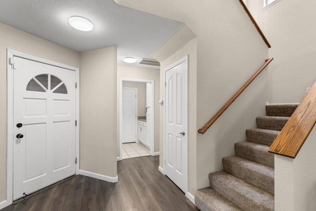 244 Laurelwood Cir, Manteca, CA 95336