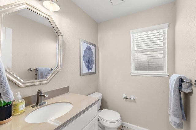 244 Laurelwood Cir, Manteca, CA 95336