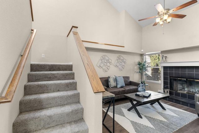 244 Laurelwood Cir, Manteca, CA 95336