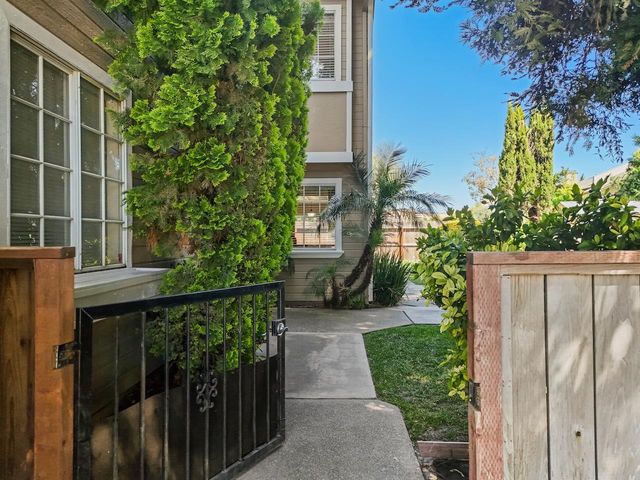 244 Laurelwood Cir, Manteca, CA 95336