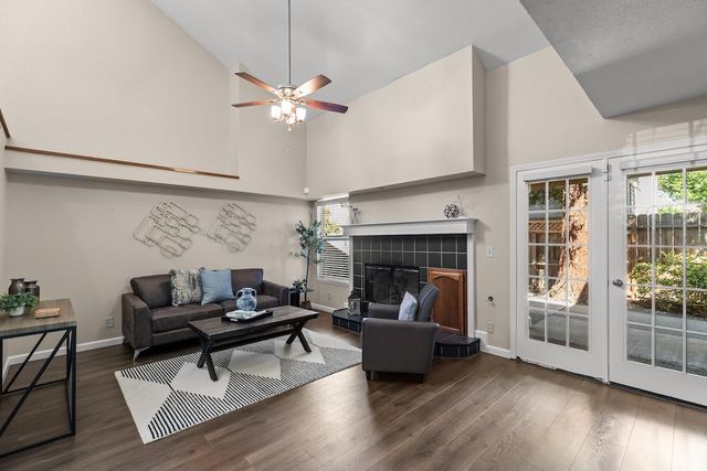 244 Laurelwood Cir, Manteca, CA 95336