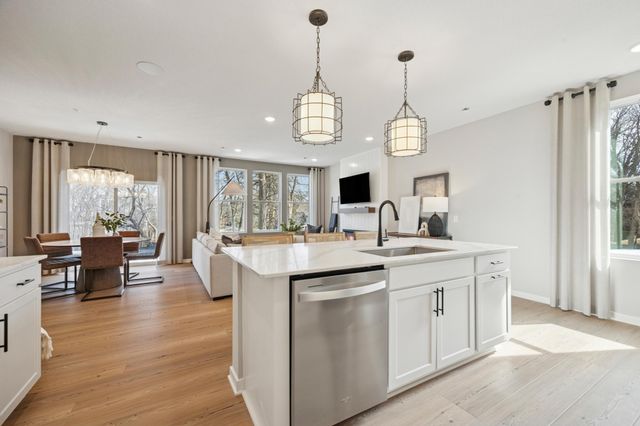 9312 Larimar Trail, Eden Prairie, MN 55347