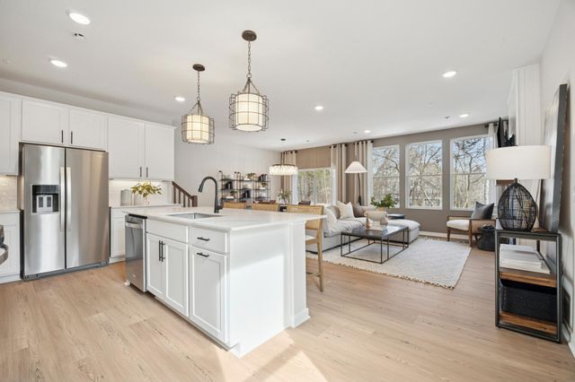 9312 Larimar Trail, Eden Prairie, MN 55347