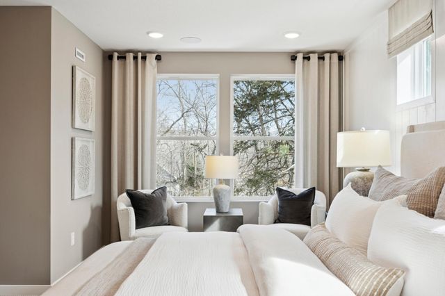 9312 Larimar Trail, Eden Prairie, MN 55347