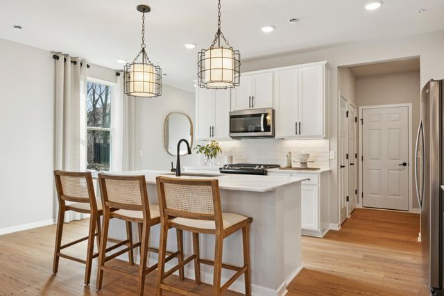 9312 Larimar Trail, Eden Prairie, MN 55347