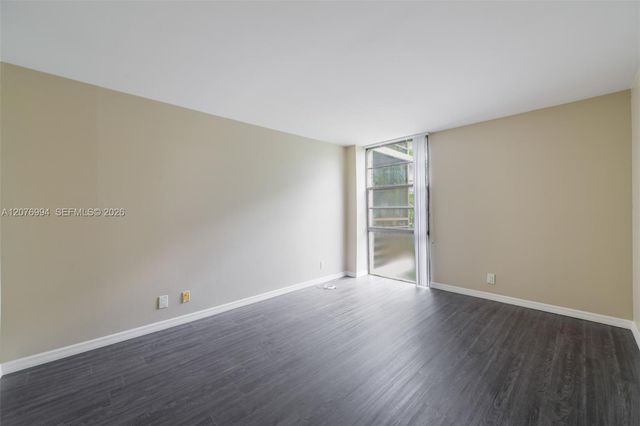 20500 W Country Club Drive 406, Aventura, FL 33180