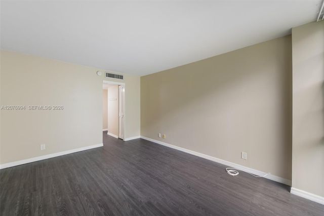 20500 W Country Club Drive 406, Aventura, FL 33180