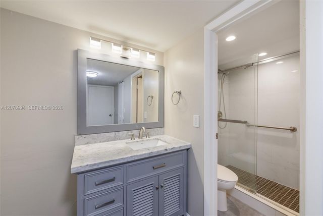 20500 W Country Club Drive 406, Aventura, FL 33180