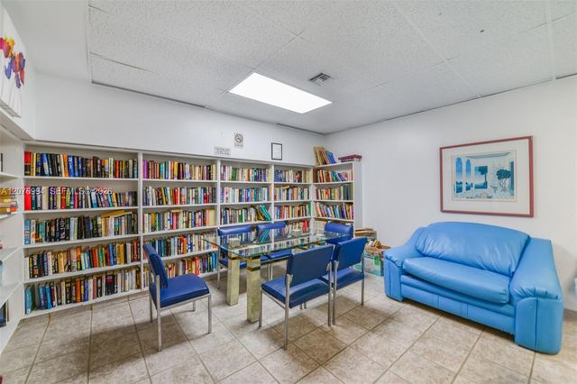 20500 W Country Club Drive 406, Aventura, FL 33180
