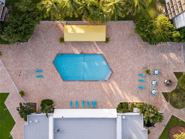 20500 W Country Club Drive 406, Aventura, FL 33180