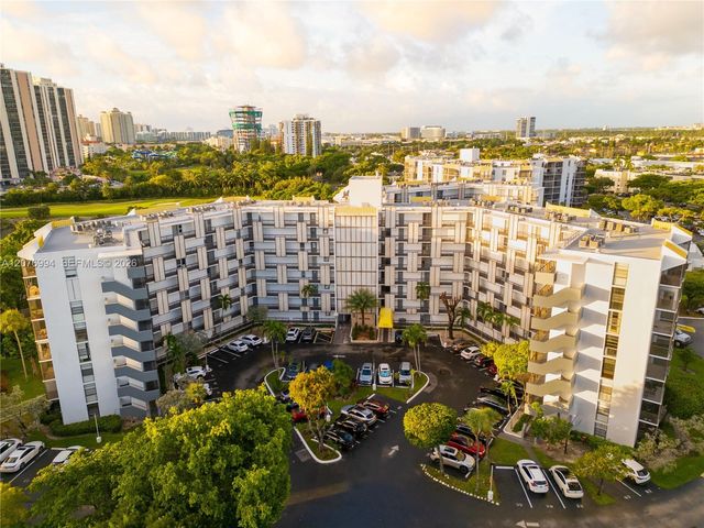 20500 W Country Club Drive 406, Aventura, FL 33180
