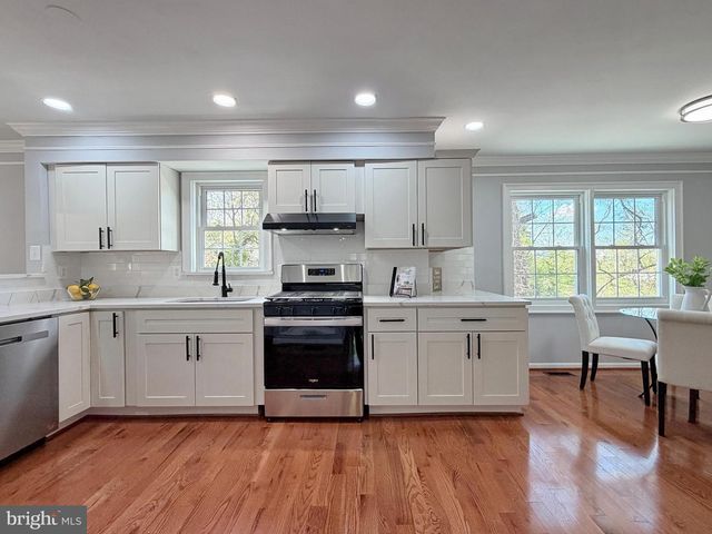 13 ALEXANDRIA OVERLOOK DR, Oxon Hill, MD 20745