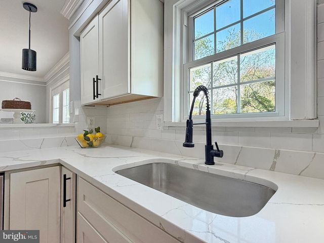 13 ALEXANDRIA OVERLOOK DR, Oxon Hill, MD 20745