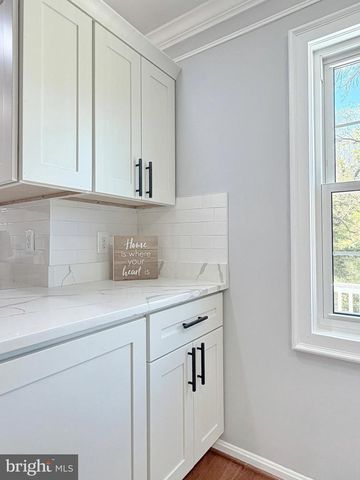 13 ALEXANDRIA OVERLOOK DR, Oxon Hill, MD 20745