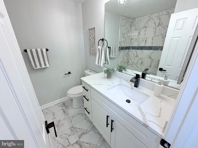 13 ALEXANDRIA OVERLOOK DR, Oxon Hill, MD 20745
