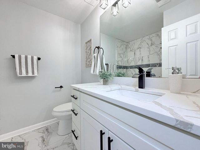 13 ALEXANDRIA OVERLOOK DR, Oxon Hill, MD 20745