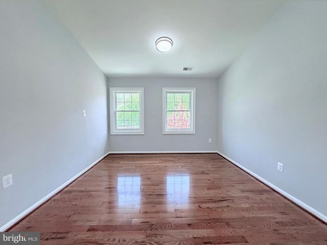 13 ALEXANDRIA OVERLOOK DR, Oxon Hill, MD 20745
