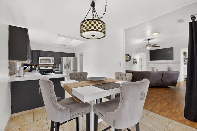 10308 Connemara Drive SW, Albuquerque, NM 87121
