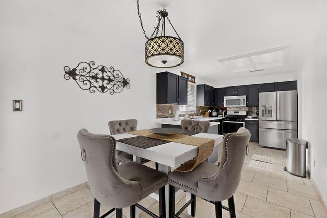 10308 Connemara Drive SW, Albuquerque, NM 87121