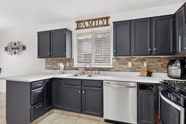 10308 Connemara Drive SW, Albuquerque, NM 87121