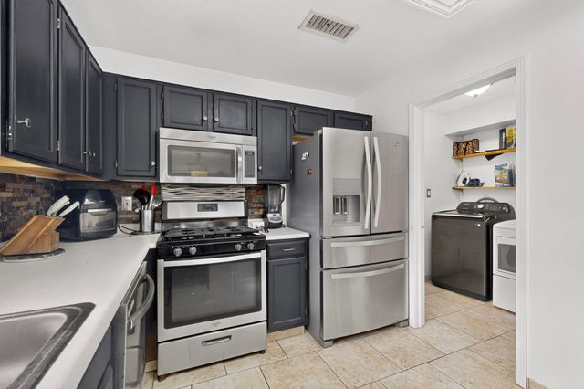10308 Connemara Drive SW, Albuquerque, NM 87121