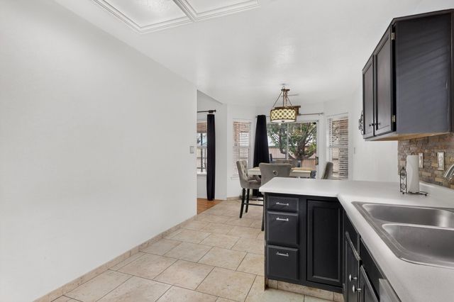 10308 Connemara Drive SW, Albuquerque, NM 87121