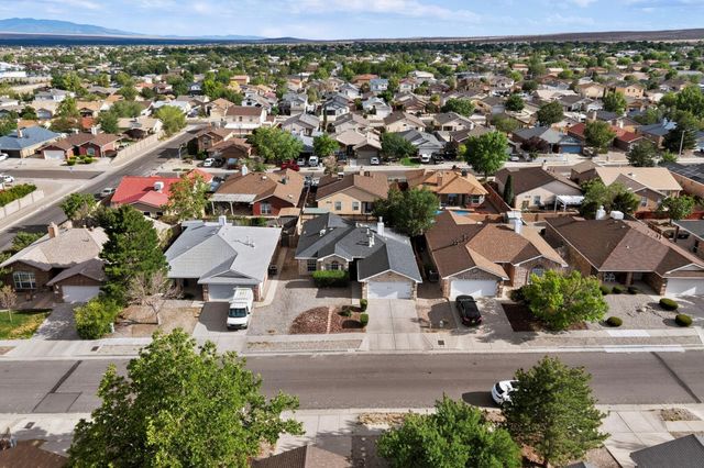 10308 Connemara Drive SW, Albuquerque, NM 87121