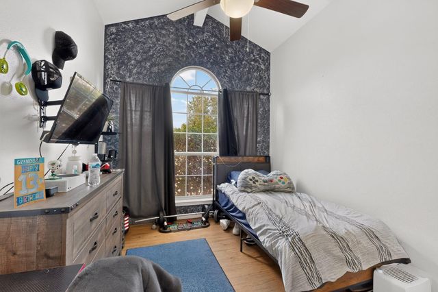 10308 Connemara Drive SW, Albuquerque, NM 87121