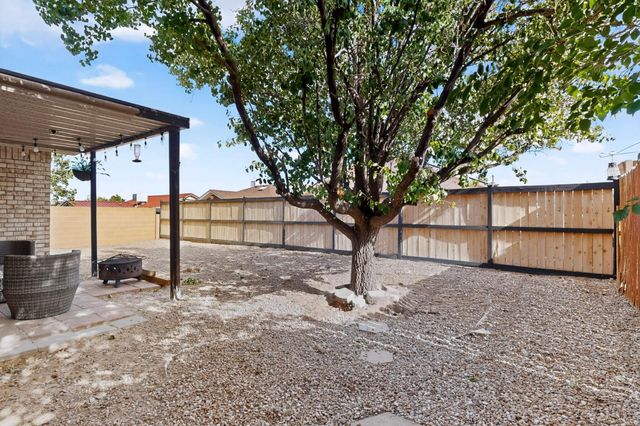 10308 Connemara Drive SW, Albuquerque, NM 87121
