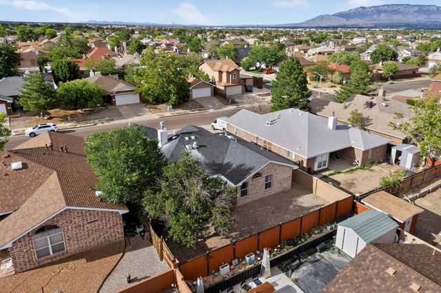 10308 Connemara Drive SW, Albuquerque, NM 87121