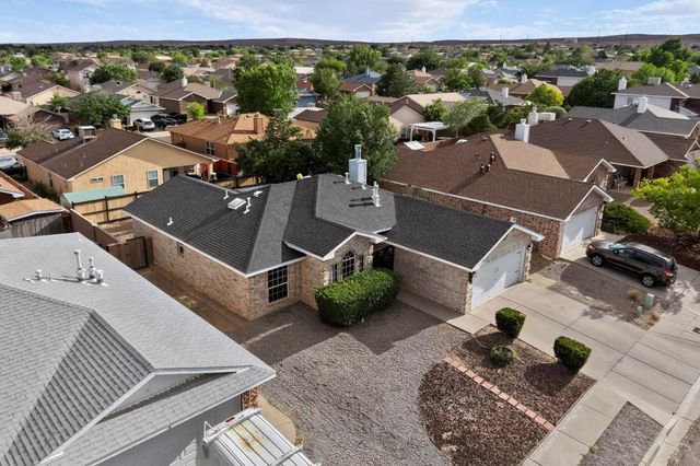 10308 Connemara Drive SW, Albuquerque, NM 87121