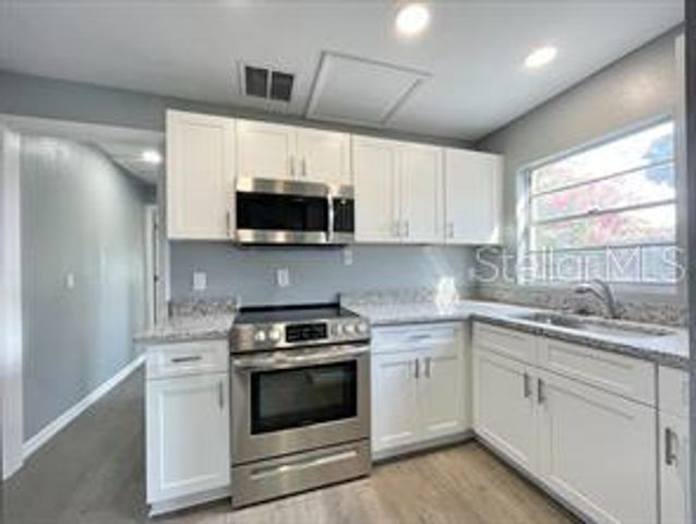 2342 SECTION DRIVE, Apopka, FL 32703
