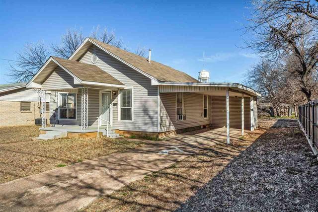 208 E SPRING STREET, Henrietta, TX 76365