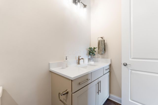 4211 Laguna Loop, Lewis Center, OH 43035