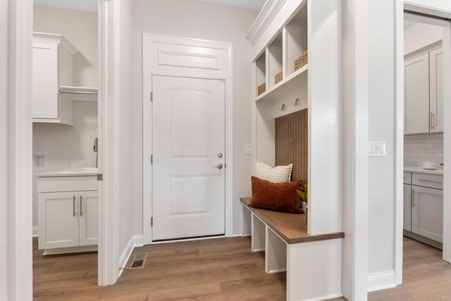 4211 Laguna Loop, Lewis Center, OH 43035