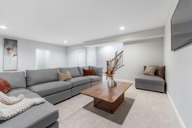 4211 Laguna Loop, Lewis Center, OH 43035