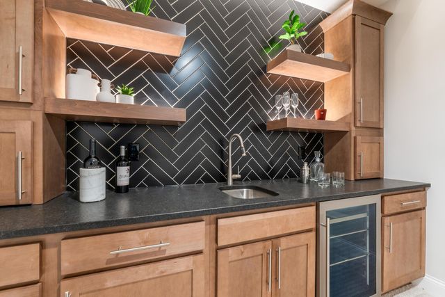 4211 Laguna Loop, Lewis Center, OH 43035