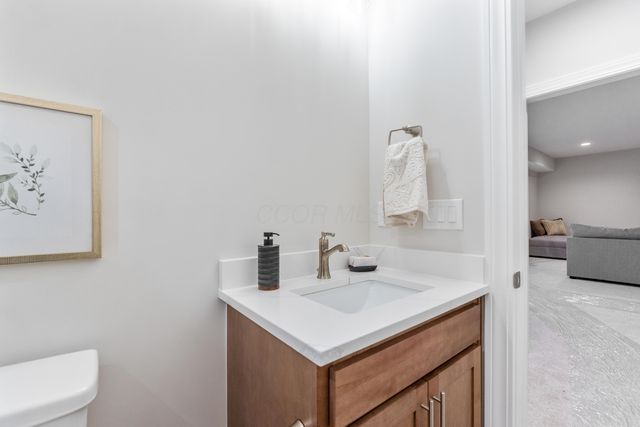 4211 Laguna Loop, Lewis Center, OH 43035