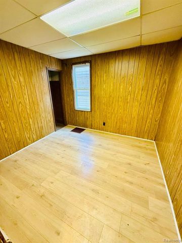 11355 Saint Aubin, Hamtramck, MI 48212