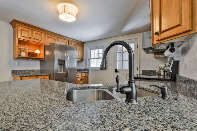 42 Dublin Avenue, Nashua, NH 03063