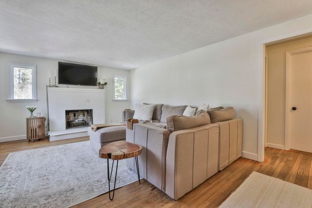 42 Dublin Avenue, Nashua, NH 03063