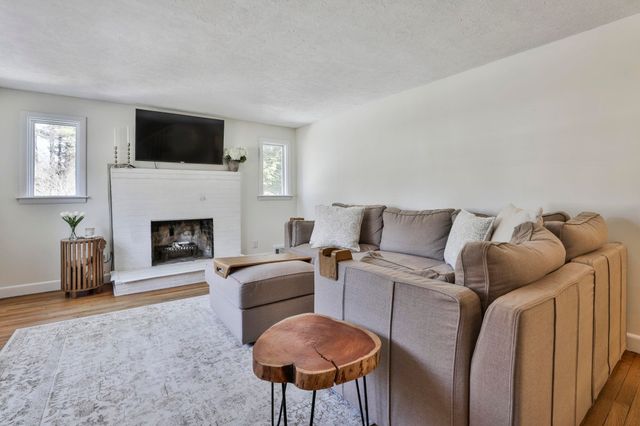 42 Dublin Avenue, Nashua, NH 03063