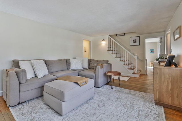 42 Dublin Avenue, Nashua, NH 03063