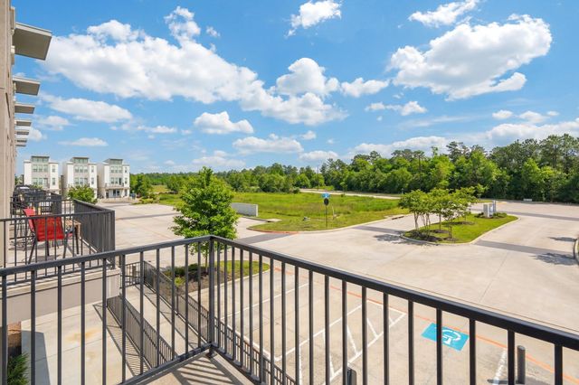 18736 B Centro Main St, Shenandoah, TX 77385