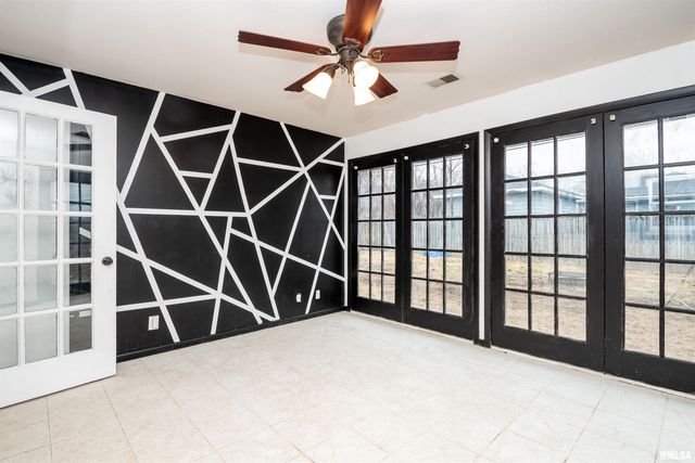 2133 N WELLINGTON Drive, Peoria, IL 61604