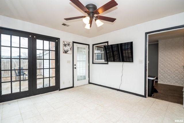 2133 N WELLINGTON Drive, Peoria, IL 61604