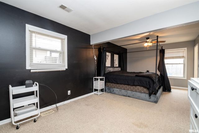 2133 N WELLINGTON Drive, Peoria, IL 61604