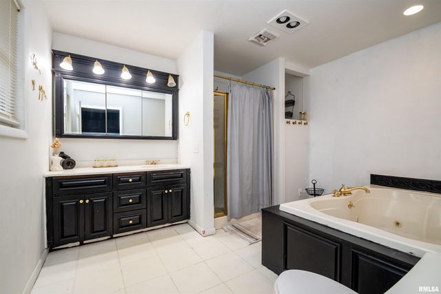 2133 N WELLINGTON Drive, Peoria, IL 61604